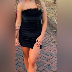 HYFYV Black Strapless dress
